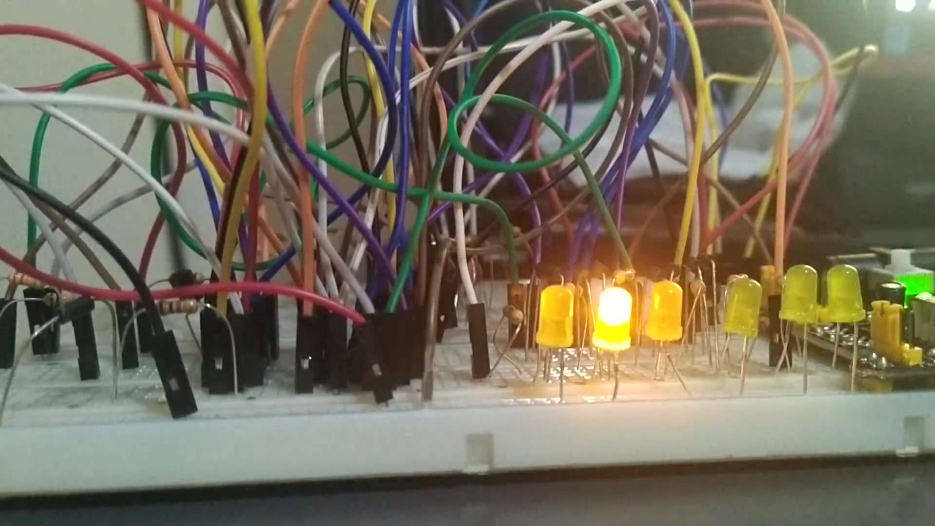 Çift Hızlı LED Kovalayıcı